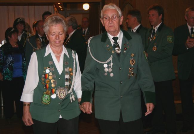 files/bezirksverband/images/2011/BZ-Ball-NWDSBKoeniginSchroeder11.jpg files/bezirksverband/images/2011/BZ-Ball-NWDSBKoeniginSchroeder11.jpg