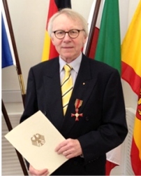 files/bezirksverband/images/2013/Bundesverdienstkreuz_Kohlheim_2013.jpg